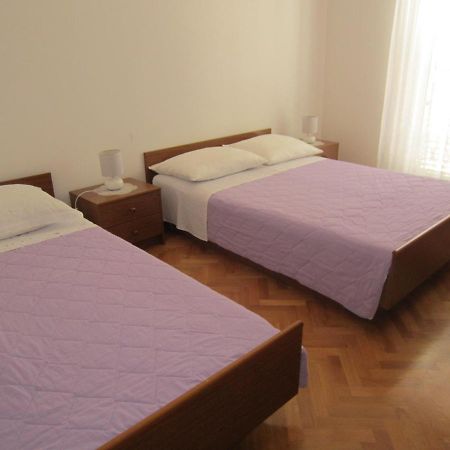 Ivic Apartments Vodice Croatia Екстер'єр фото