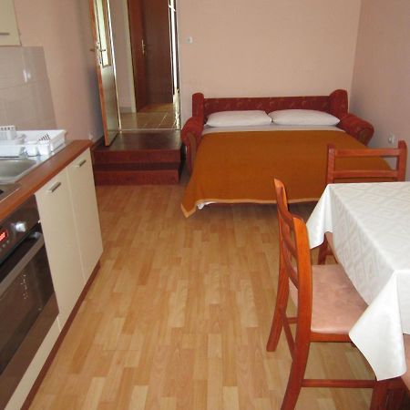 Ivic Apartments Vodice Croatia Екстер'єр фото