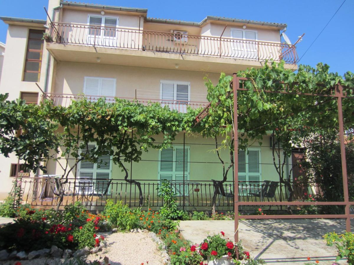 Ivic Apartments Vodice Croatia Екстер'єр фото