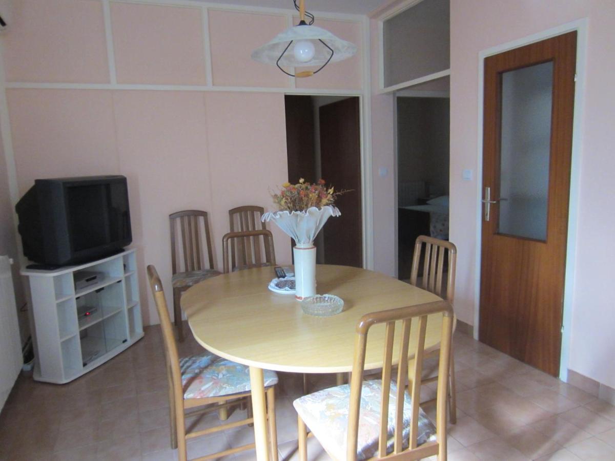 Ivic Apartments Vodice Croatia Екстер'єр фото