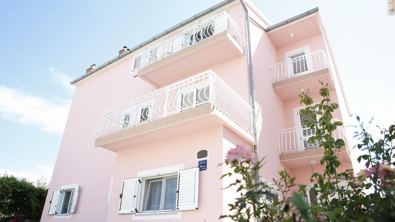 Ivic Apartments Vodice Croatia Екстер'єр фото