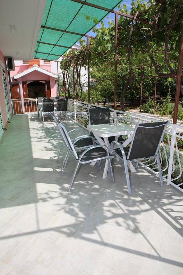 Ivic Apartments Vodice Croatia Екстер'єр фото