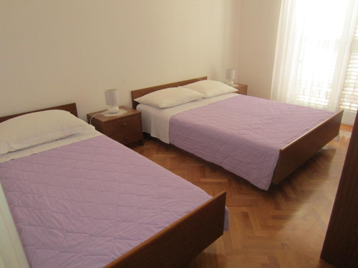 Ivic Apartments Vodice Croatia Екстер'єр фото