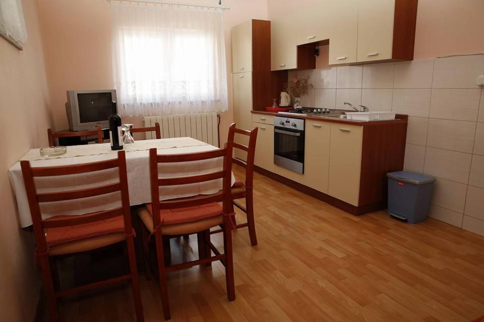 Ivic Apartments Vodice Croatia Екстер'єр фото