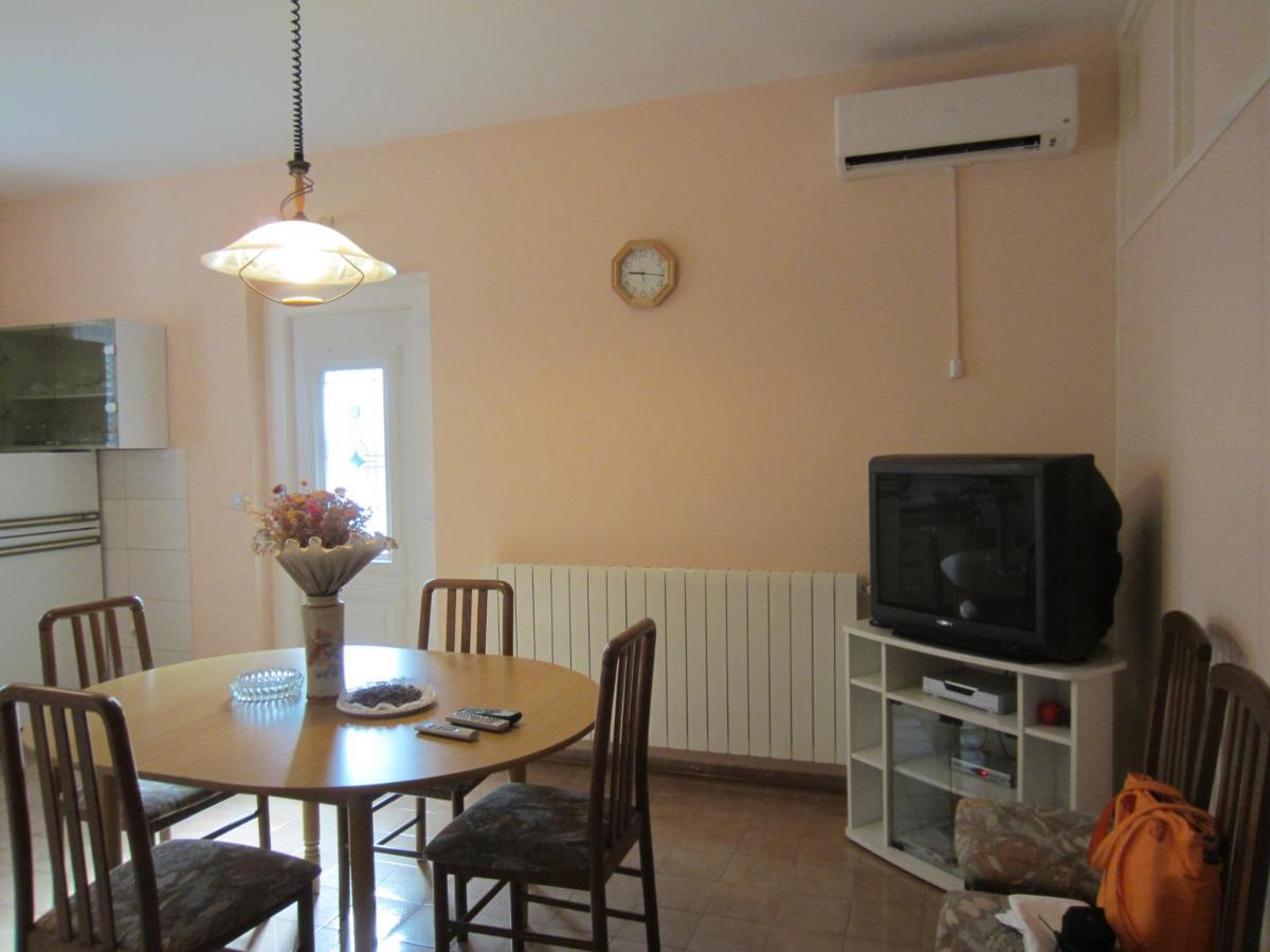 Ivic Apartments Vodice Croatia Екстер'єр фото
